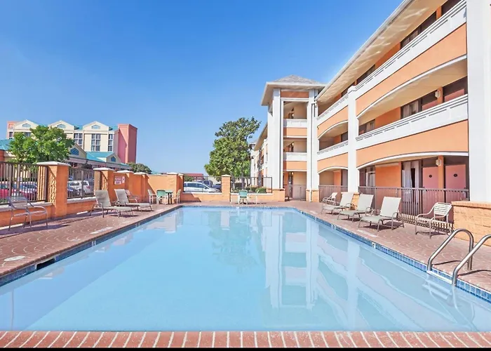 Resort: Surestay By Best Western Irving Grapevine Dfw North